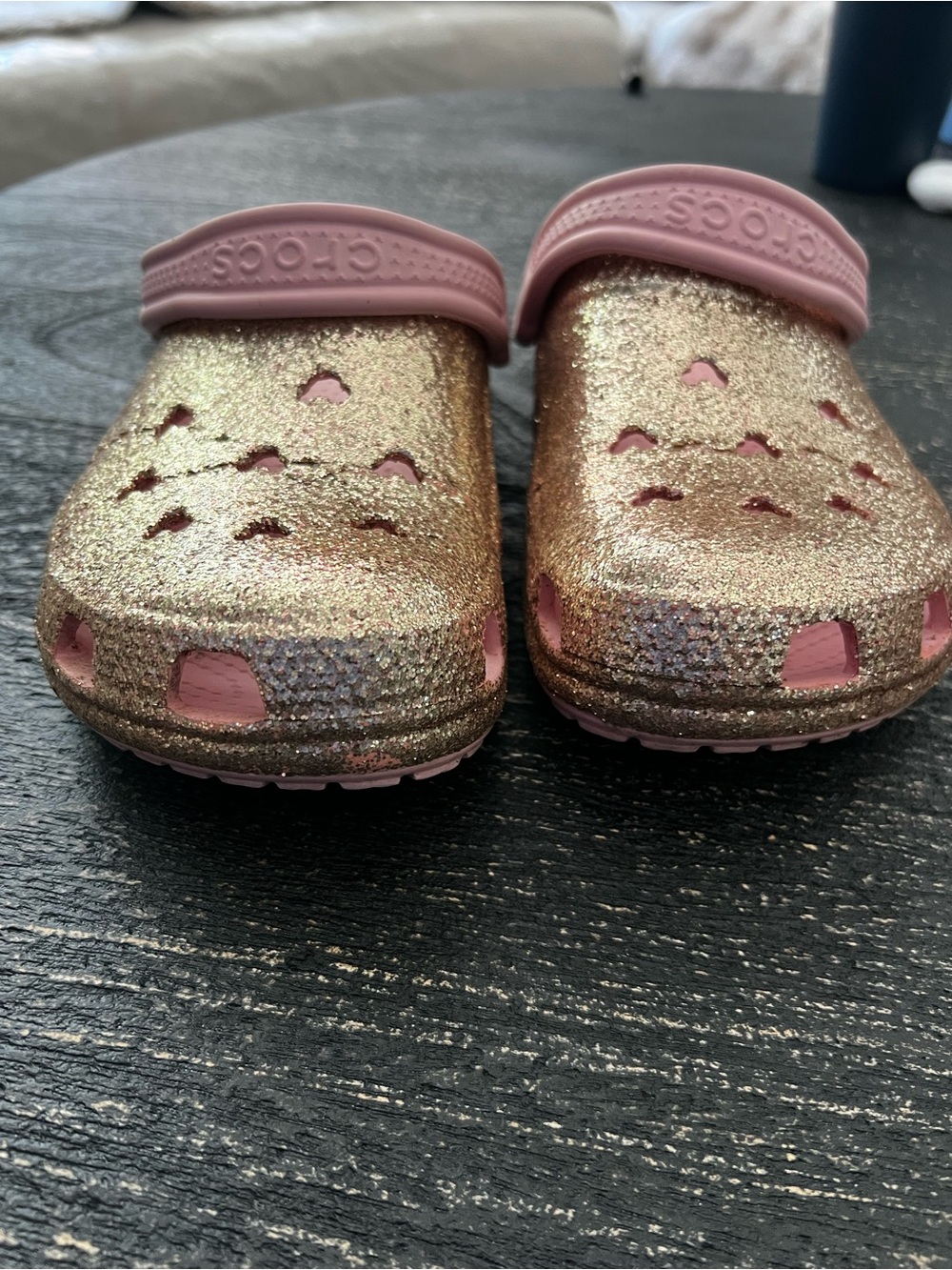 CROCS Woman’s Rose Pink Glitter Clogs with Heart Cutouts - Picture 5 of 5